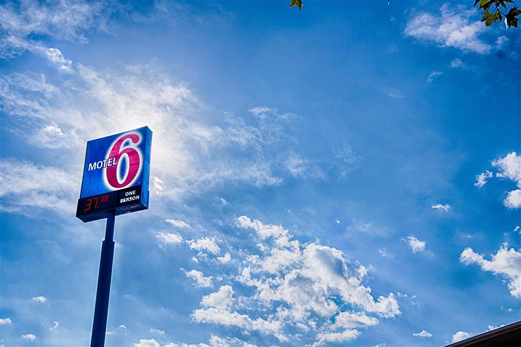 Motel 6-Reno, Nv - Virginia Plumb Dış mekan fotoğraf