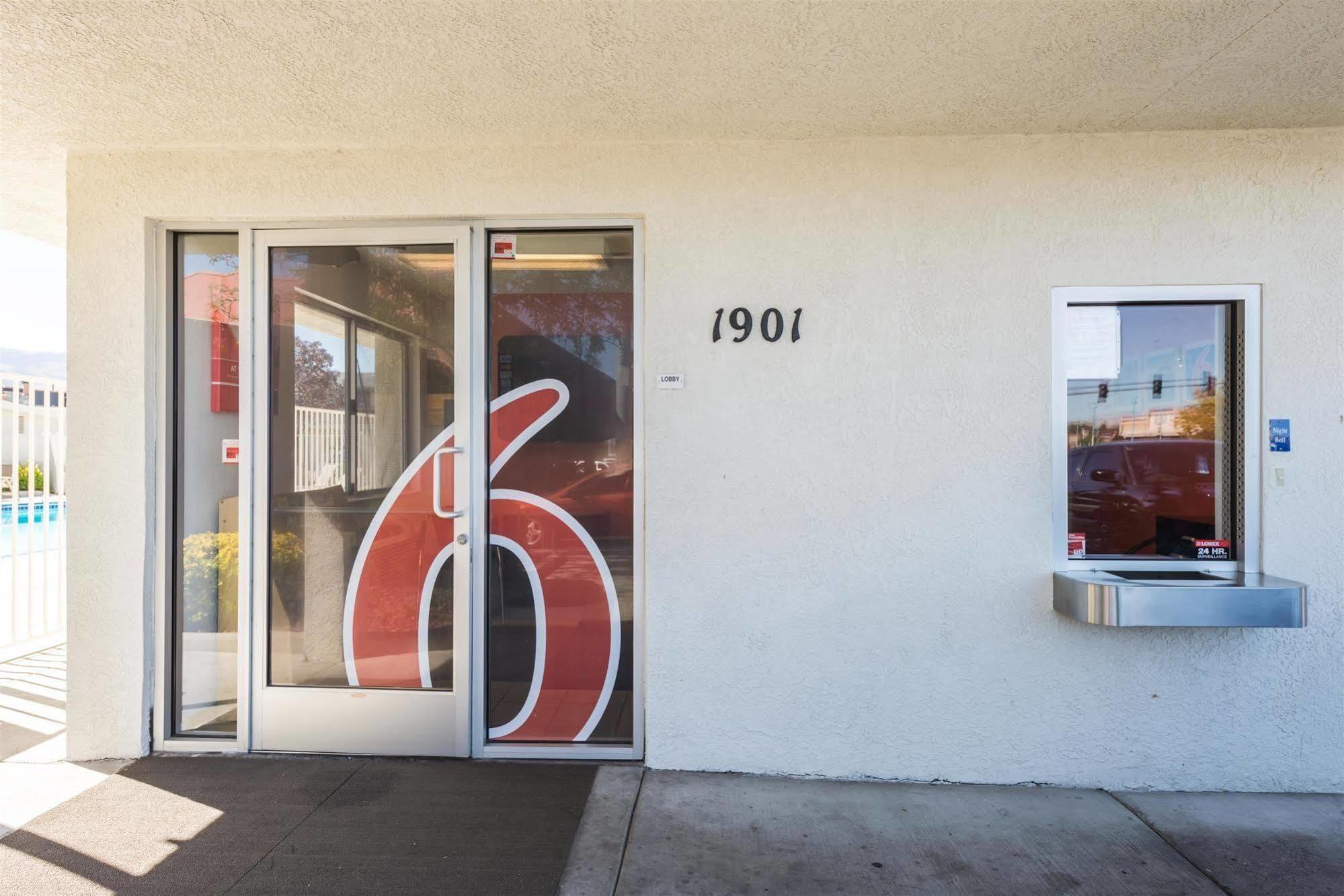 Motel 6-Reno, Nv - Virginia Plumb Dış mekan fotoğraf