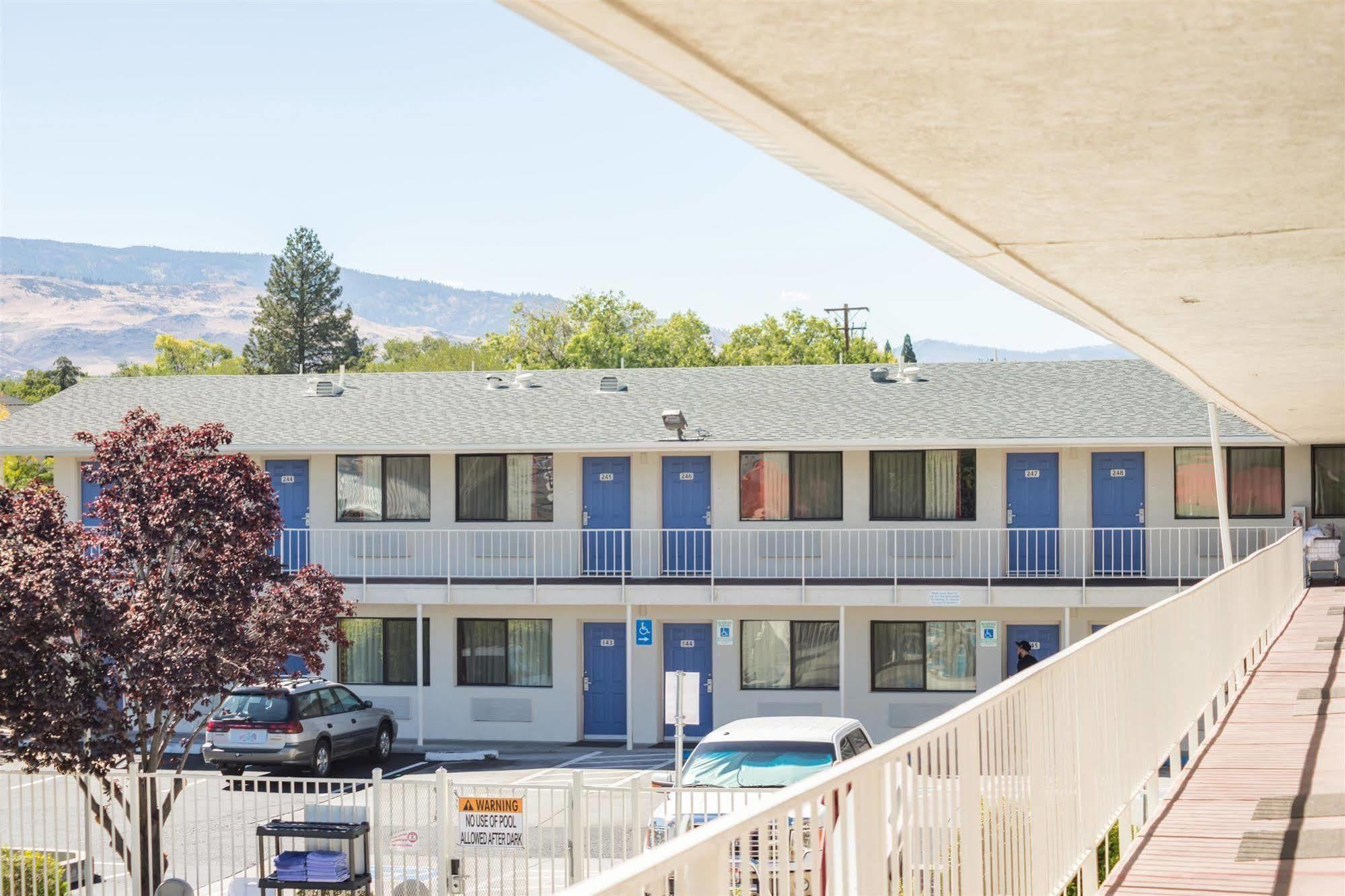 Motel 6-Reno, Nv - Virginia Plumb Dış mekan fotoğraf